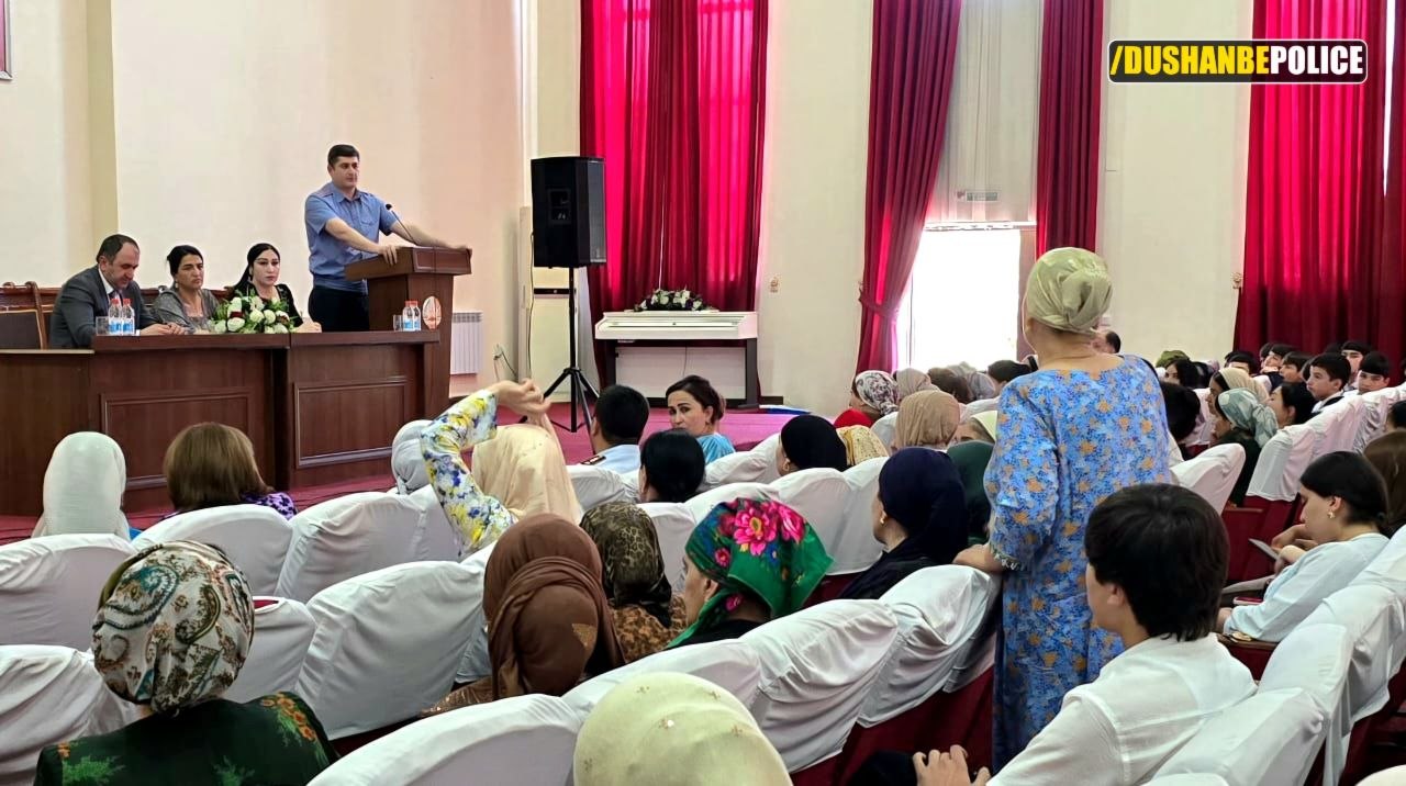 عُقدت جلسة استماع لمحكمة متنقلة بشأن قضايا المسؤولية الأبوية في دوشانبي.