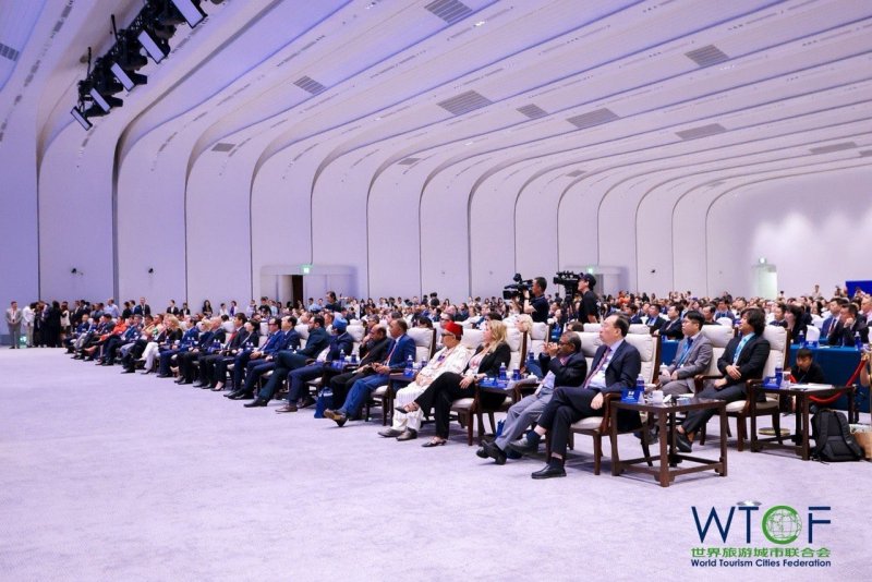 عرضت طاجيكستان إمكاناتها السياحية في منتدى في بكين.