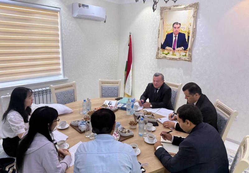 تعمل طاجيكستان والصين على توسيع التعاون في مجال التعليم المهني الثانوي.