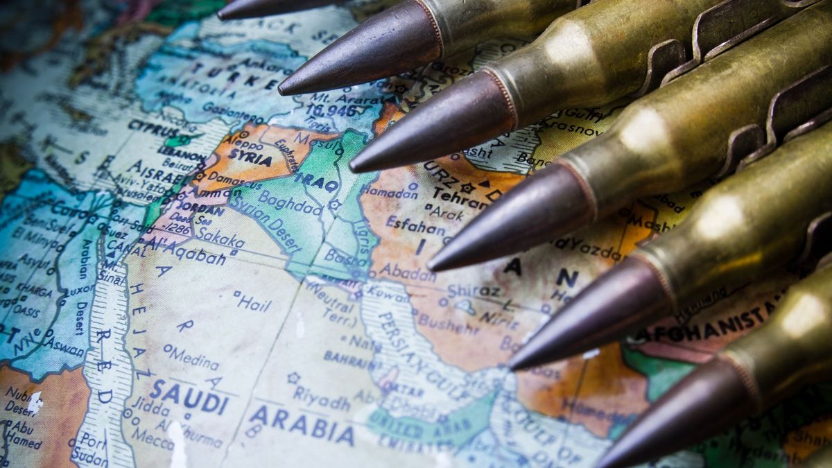 أعلن الحوثيون في اليمن فرض حصار بحري على المملكة العربية السعودية.