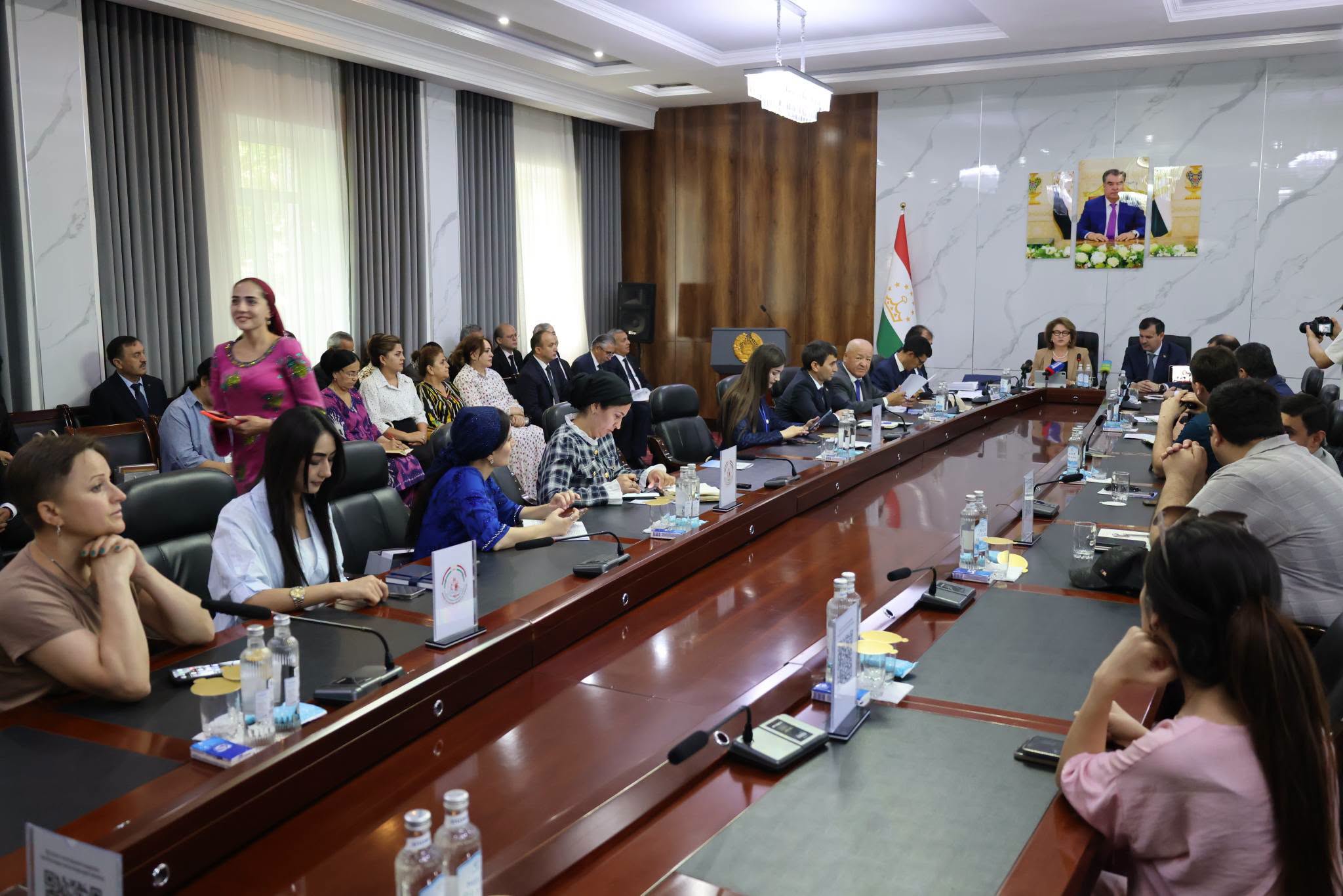 قدمت المسارح الطاجيكية 22 مسرحية جديدة في ستة أشهر.