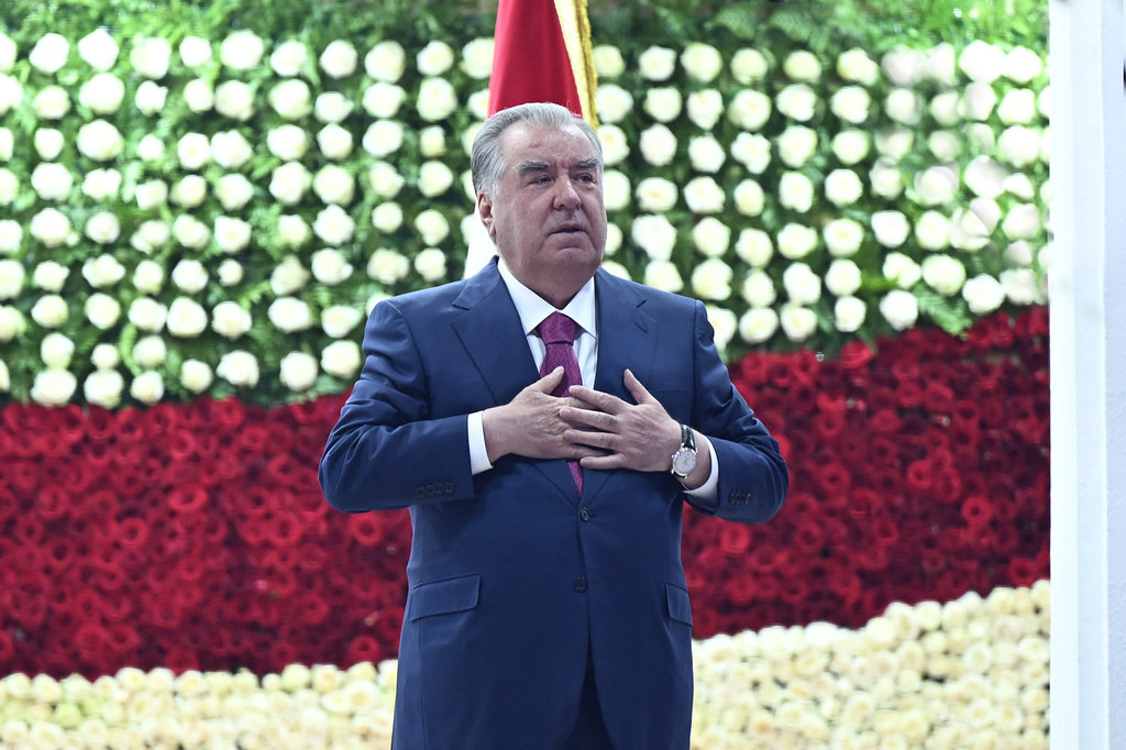 شارك إمام علي رحمون في فعالية احتفالية بمناسبة الذكرى الخامسة والثلاثين لاستقلال دولة طاجيكستان في منطقة رشت.
